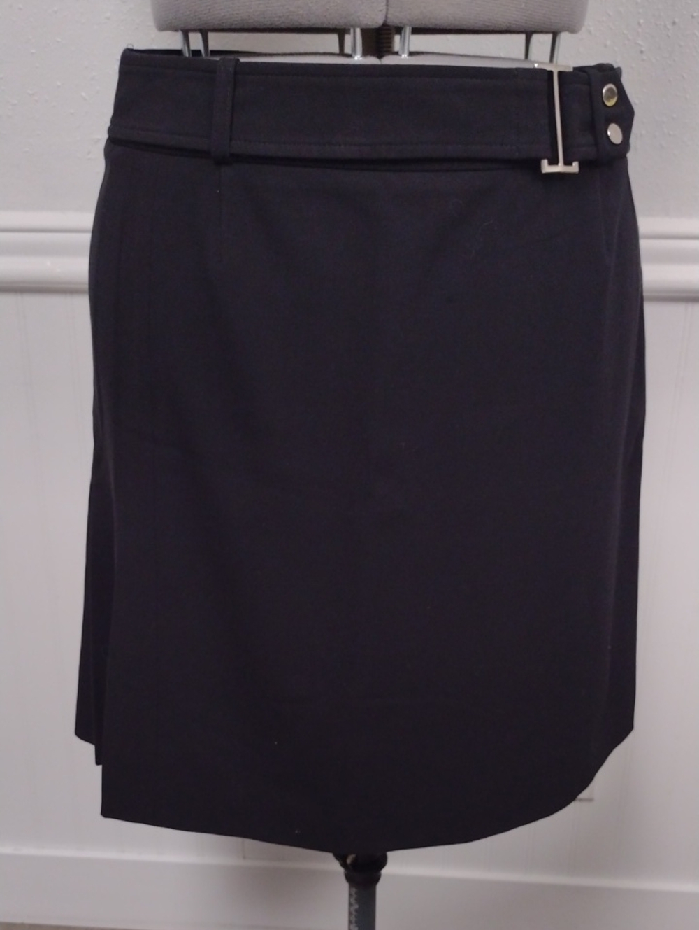 Josephine Chaus Black Pencil Skirt with Belt Detail